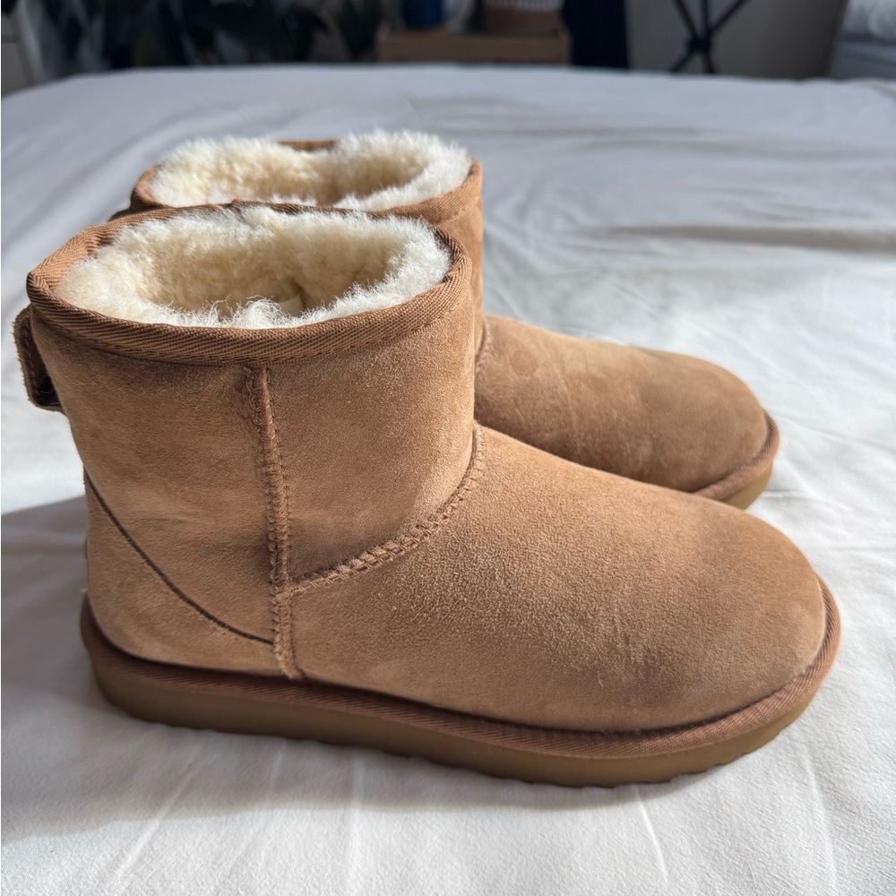 Ugg Women's Classic Mini II Boot - Size 8, New Without Tags